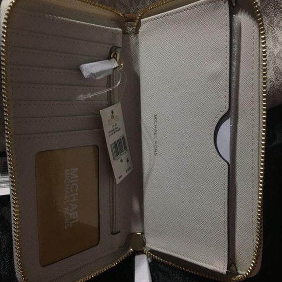 Michael Kors purse and matching wallet - Picture 3 of 5
